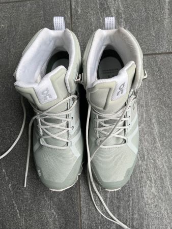 On Cloud light grey green trekking waterproof shoes, size 39