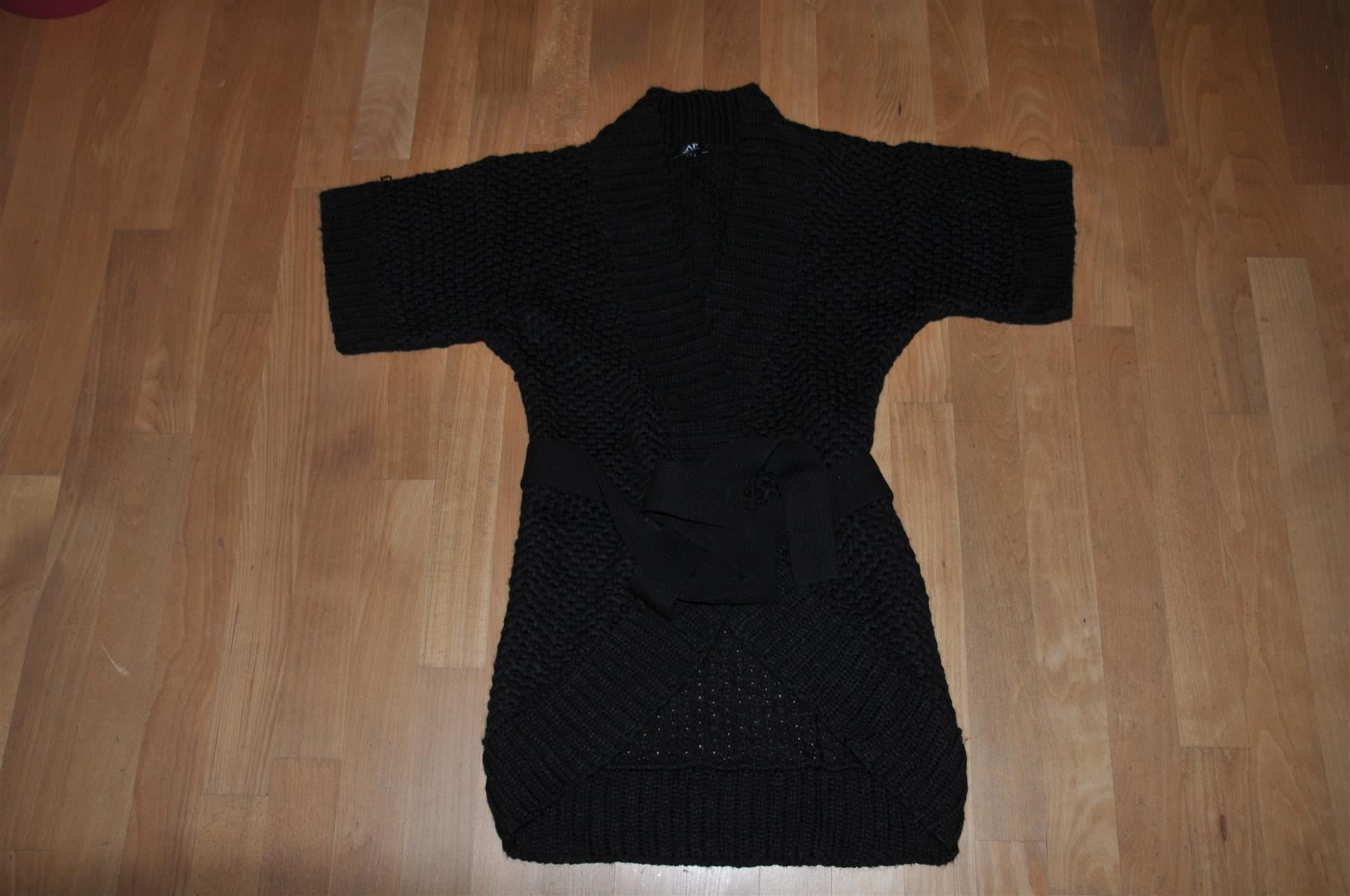Giacche: schwarze Strickjacke / Umhang - Gr. S – Usato da Winterthur venduto da Schwestere