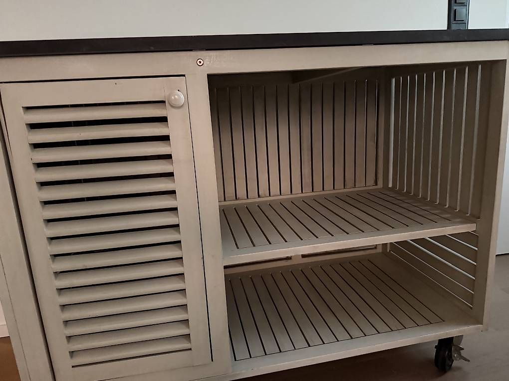 Carrelli di servizio: Servierwagen/TV Tisch  – Usato da Zürich venduto da mon_gq6r 1