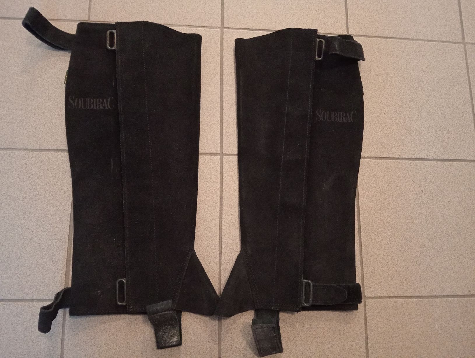 Gamaschen & Bandagen: Soubirac Leder Gamaschen Chaps Gr.8 – Gebraucht aus Einigen von tchalva