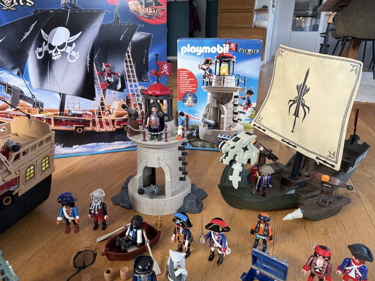 Playmobil Giocattoli: PLAYMOBIL Set: Piratenschiffe mit Leuchtturm – Usato da Steinmaur venduto da kbraun01 3