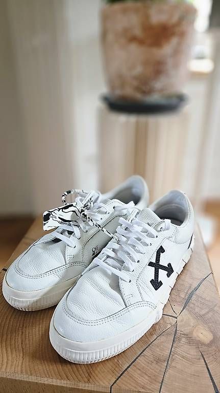 Chaussures hommes: Off White Leder Sneaker 42 – D'occasion à Buchs SG par ger_h8mg