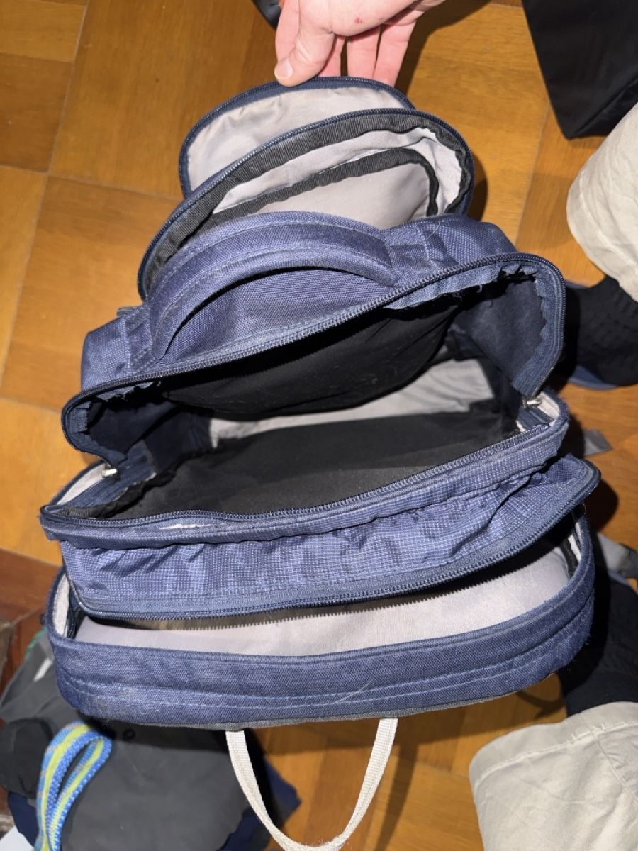 Zaini: Deuter Rucksack mit 4 Fächern – Usato da Grindelwald venduto da yoloflip45 1