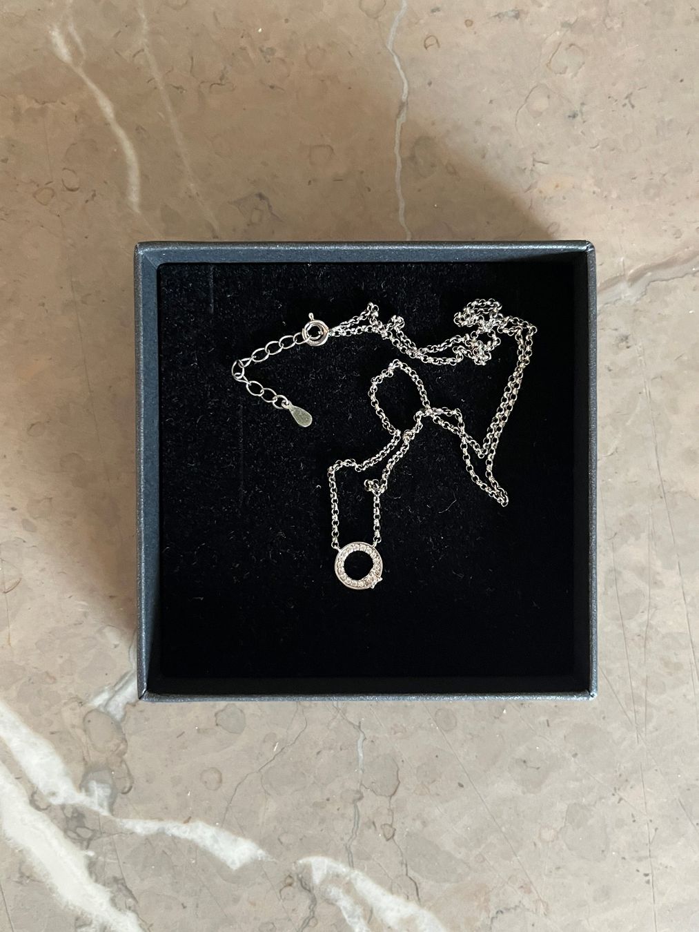Catenine: Collier avec pendentif en argent – Nuovo (secondo la descrizione) da Savagnier venduto da taianab