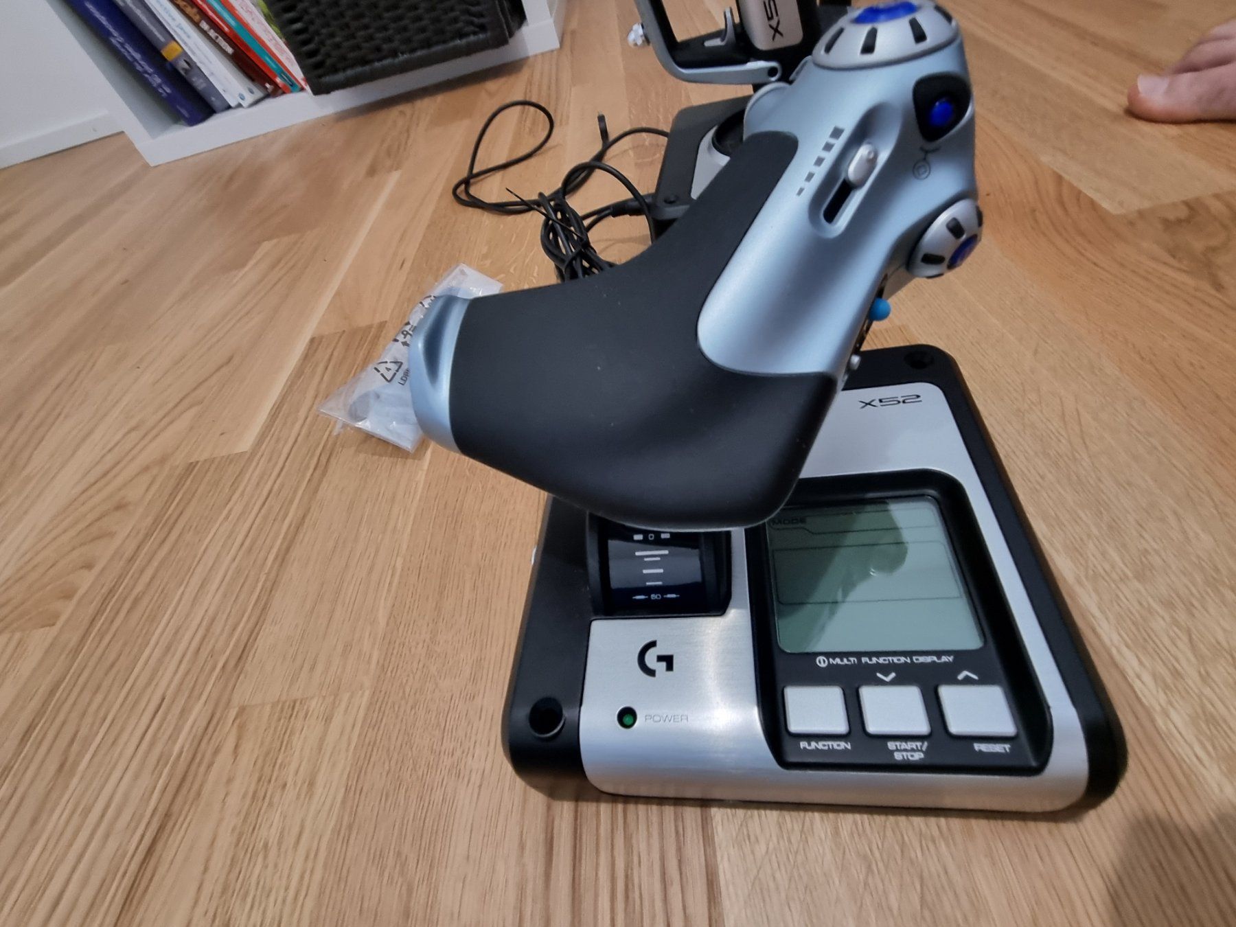 Logitech Manettes: Logitech G X52 HOTAS – D'occasion à Le Grand-Saconnex par leo_xm9c 2