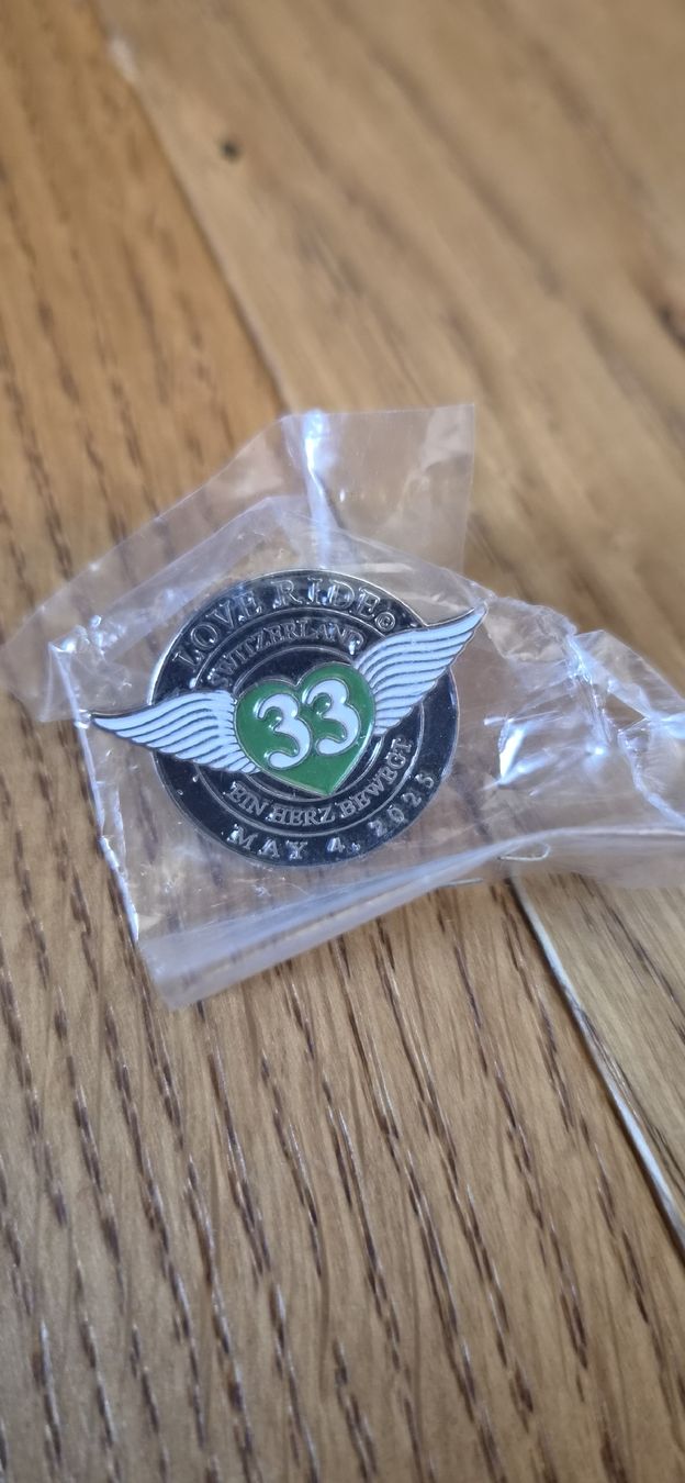 Placchette & Badge: LOVE RIDE 33 JAHRE – Nuovo e nell'imballaggio originale da Diessenhofen venduto da Brownie95
