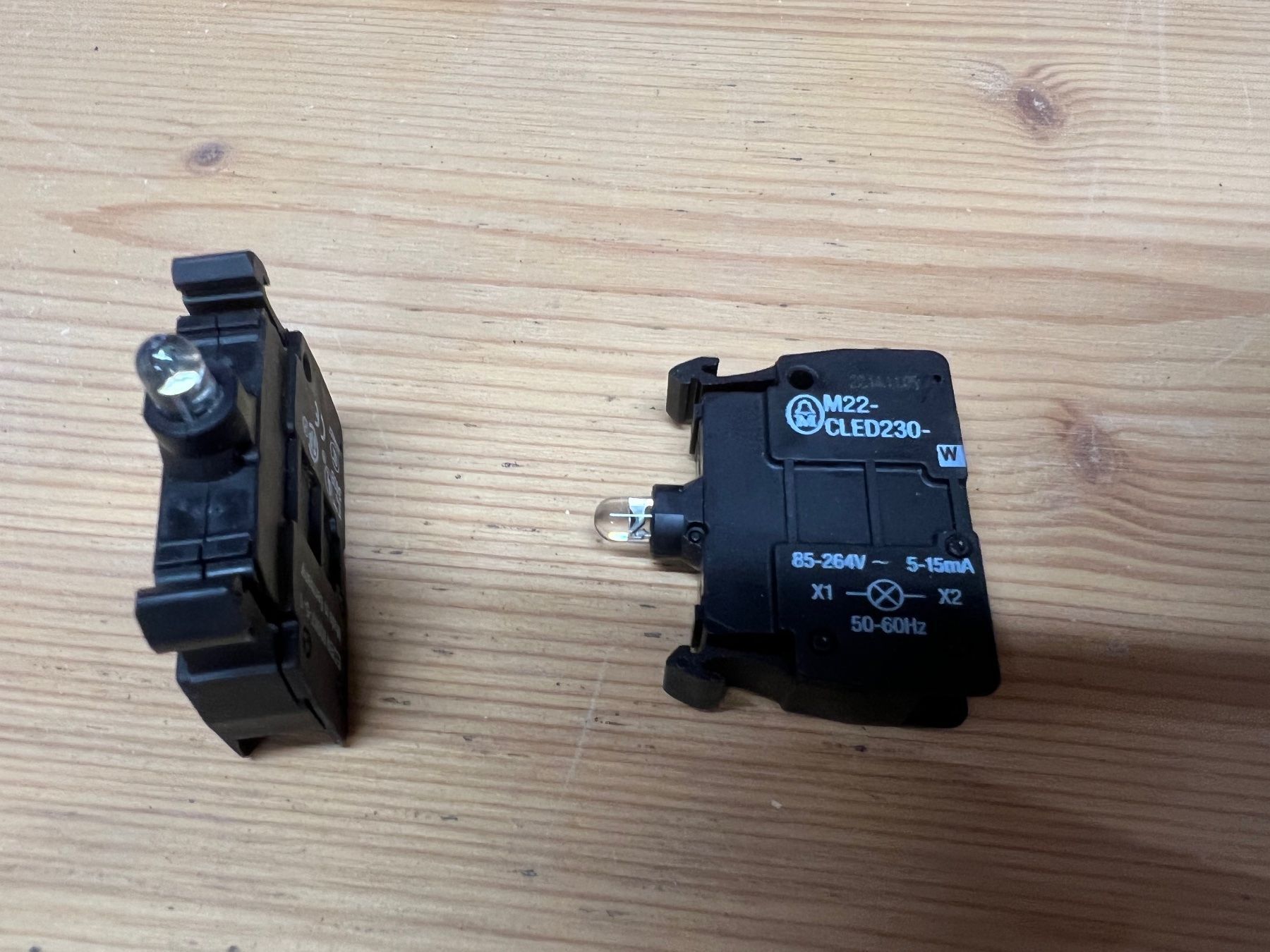Stromzufuhr: Elektromaterial – Gebraucht aus Liesberg von Wudsau