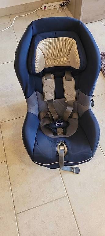 Chicco Seggiolini per auto: Siège auto réglable Chicco 9 à 18kg – Usato da Ste-Croix venduto da kar_9x7w 3