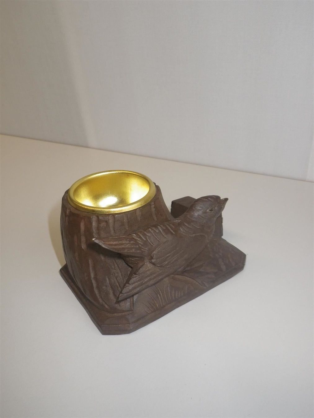 Sculture & Statue: Geschnitzter Vogel mit Schale – Usato da Brienz BE venduto da P.Edelweiss 1