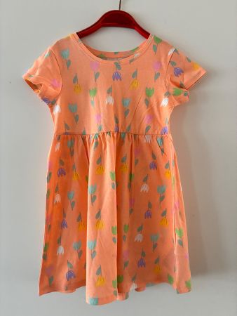 Schönes Kleid Gr. 122, Neu