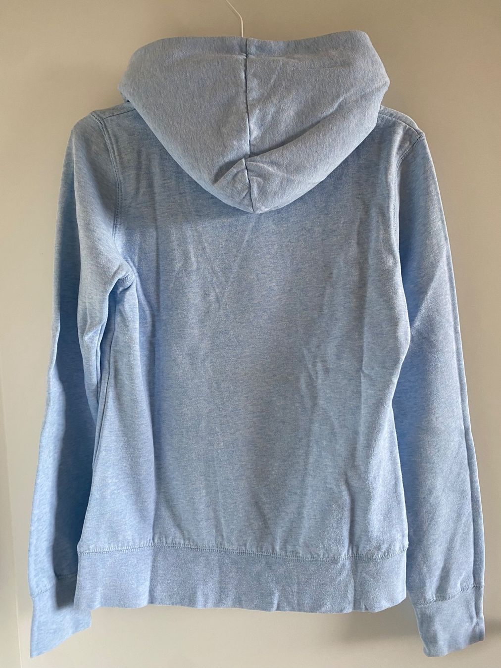 Pullover & Sweatshirts: Hellblauer University Hoodie – Gebraucht aus Oberdiessbach von cor_2nrl 1