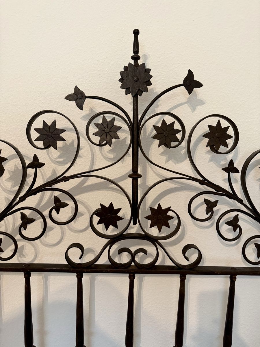 Betten: Antikes Jugendstil-Gusseisenbett - Komplett & Top! – Gebraucht aus Zürich von Topfamily 4