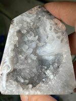 Weiße Achatgeode (White Agate Geode) - Natürliche Schönheit