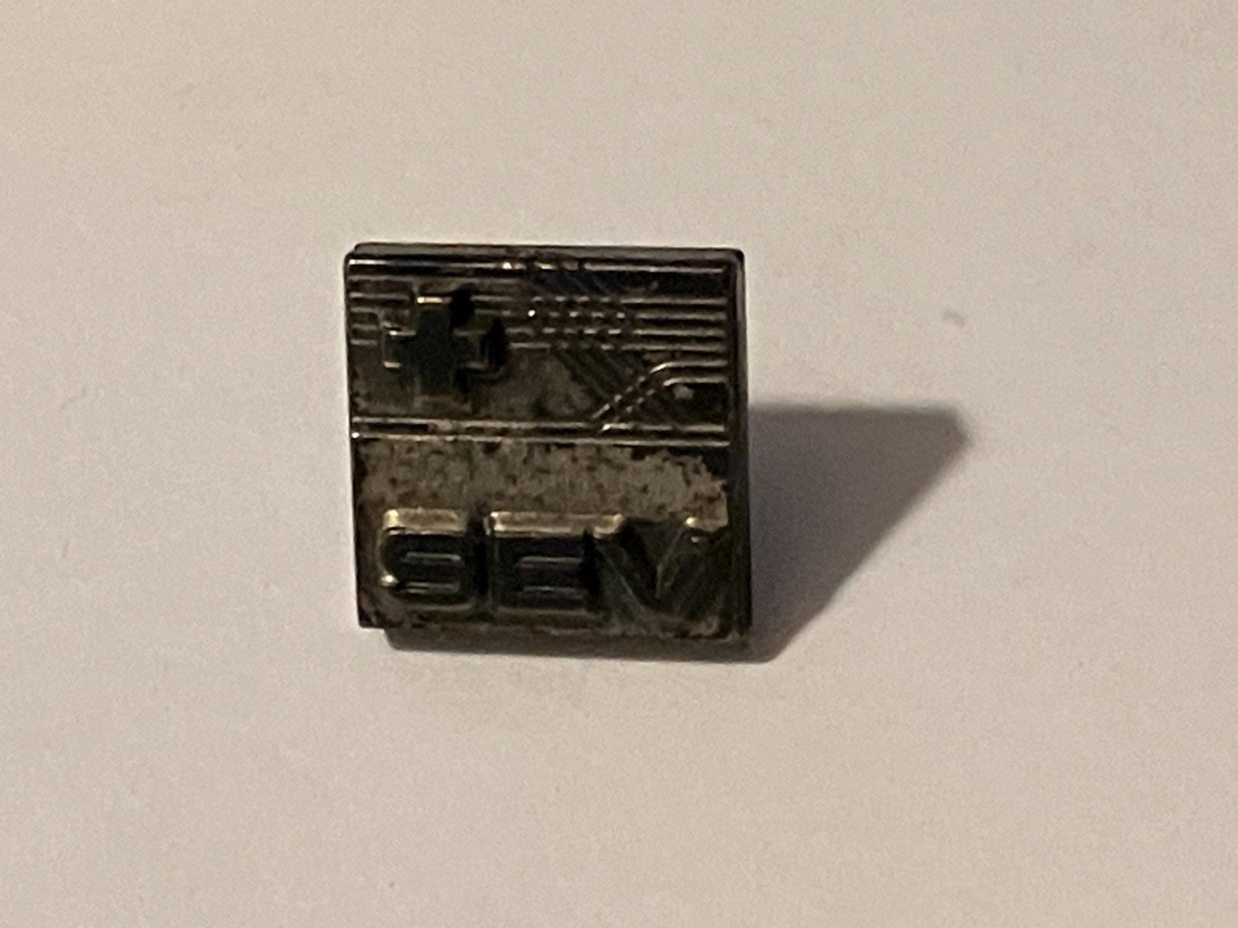 Placchette & Badge: 1 Pin SEV – Usato da Basel venduto da djwwpp