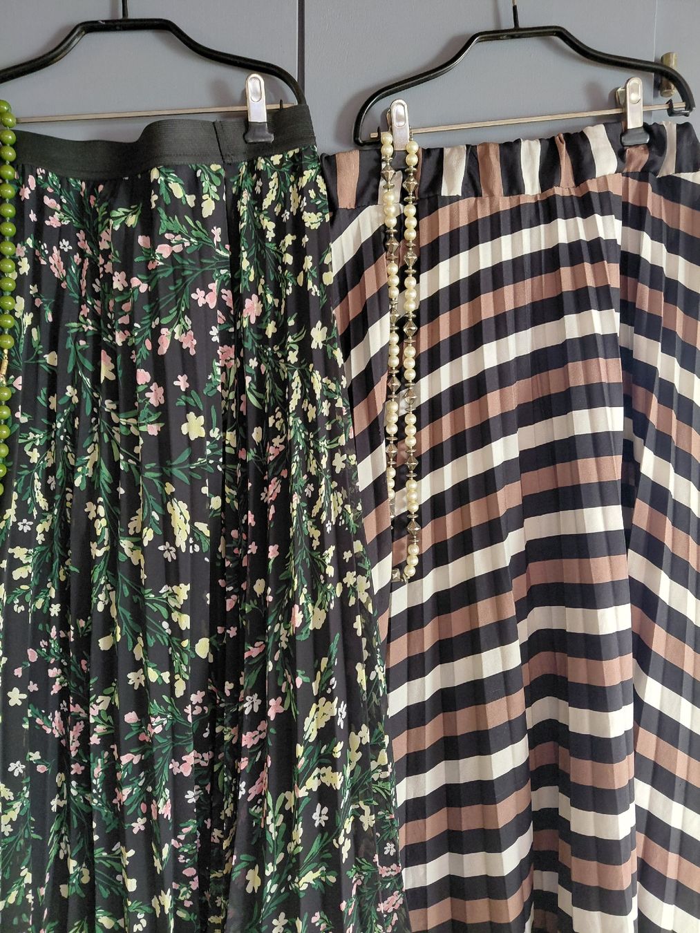 Jupes: VINTAGE  JUPE  – D'occasion à Veyras par yonel78