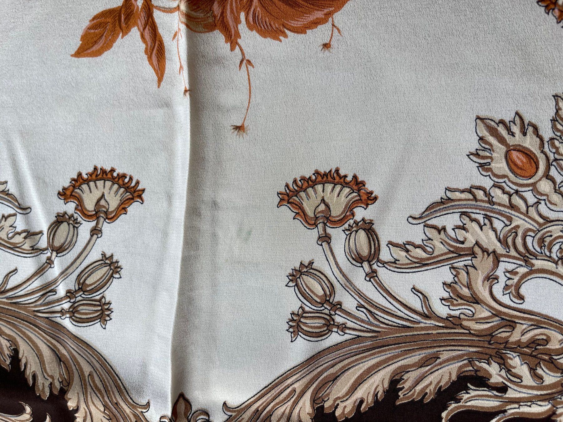 Foulard & Sciarpe: Foulard SEVINI – Usato da La Croix (Lutry) venduto da Sporades 3