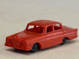GB2- Lima Mercedes Ladegut Modell rot mit Plastikrädern