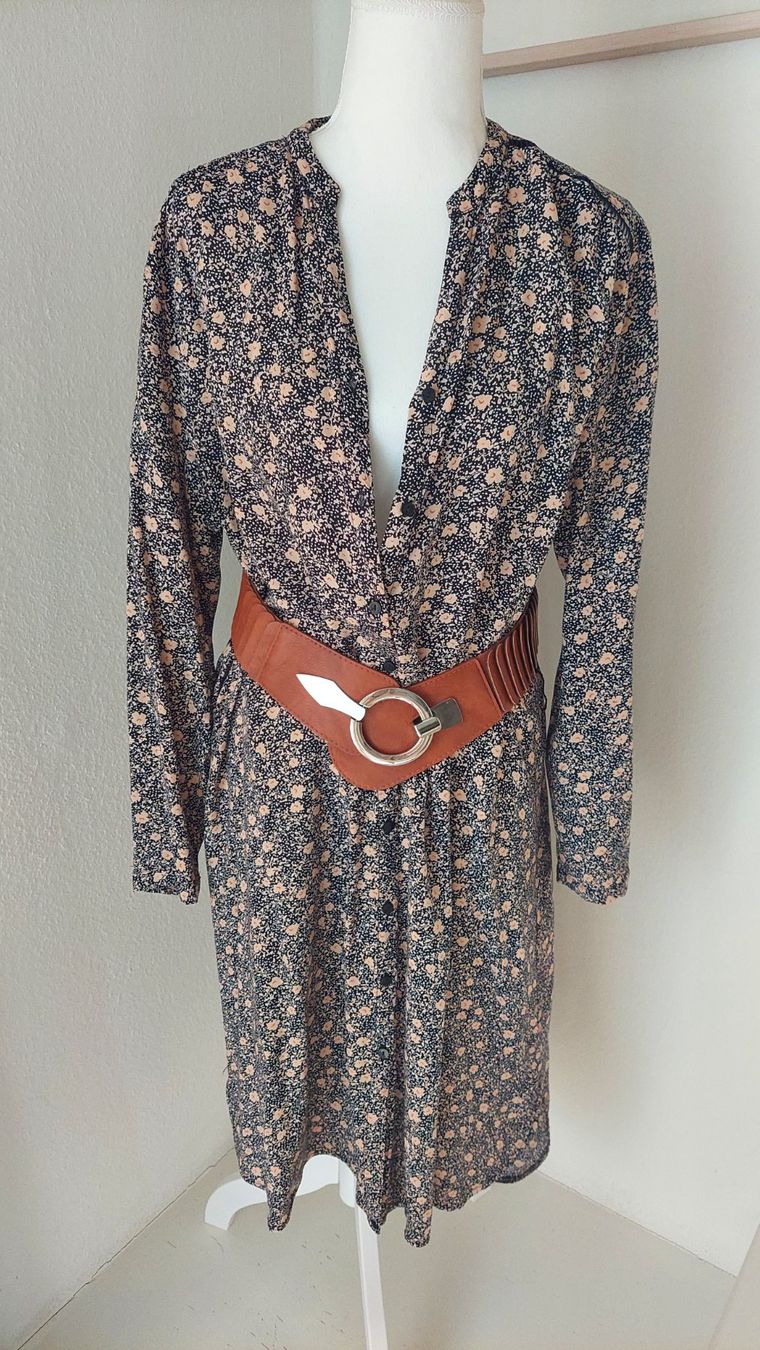 Robes: Kleid / Robe M – D'occasion à Adliswil par Boncoinsuisse