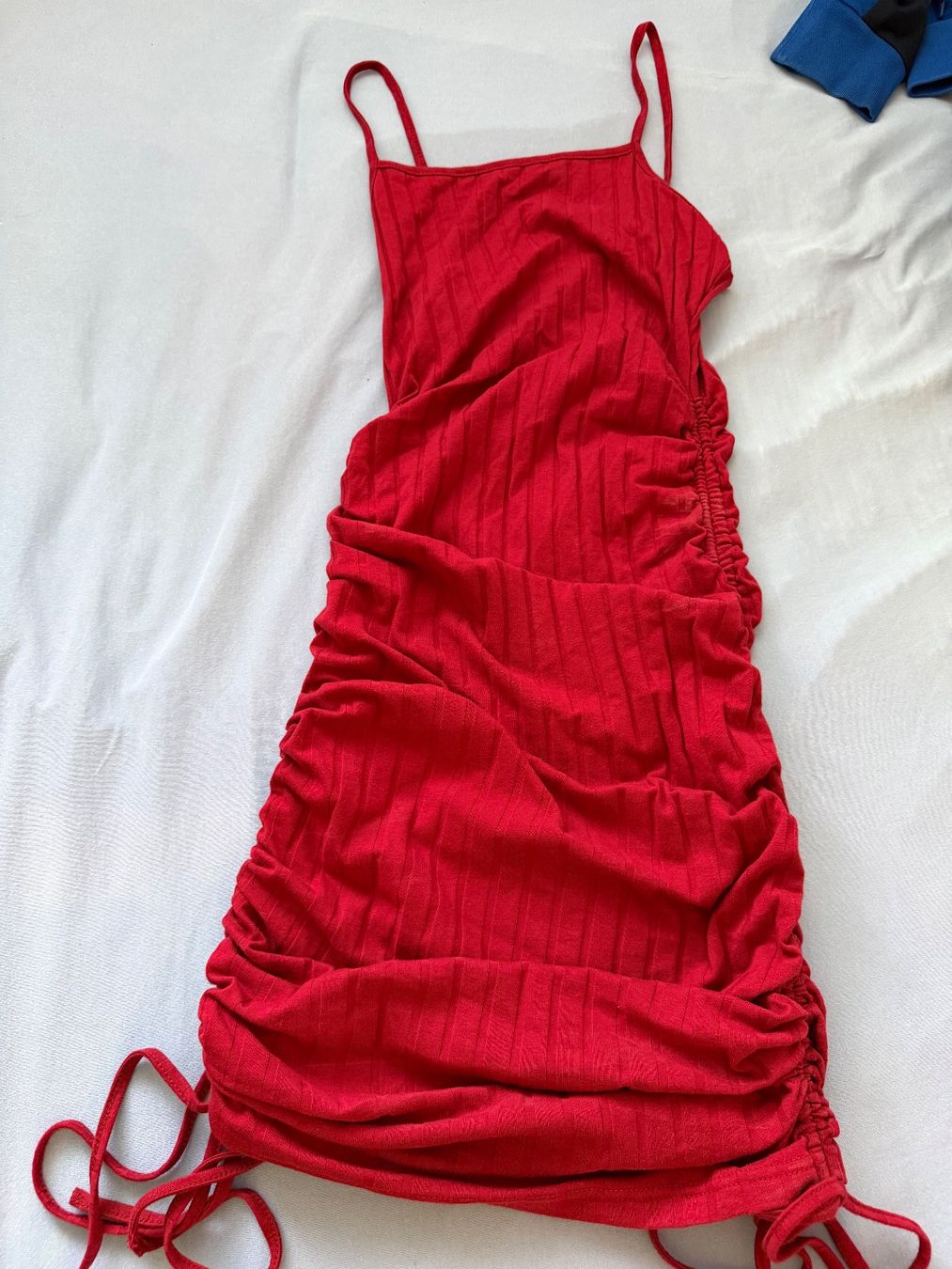 Shein Robes: Rippstrick Kleid Rot mit Raffung Grösse S – Neuf (Voir description) à Zollikerberg par Andrea_2003