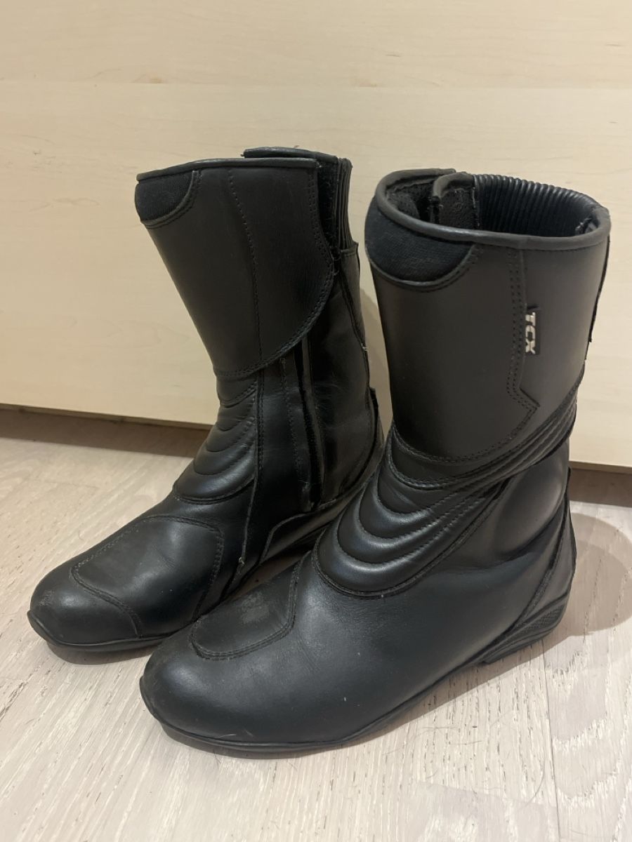 TCX Chaussures femmes: Motorradschuhe TCX Grösse 37 – D'occasion à Wolfhausen par anz_zjj9