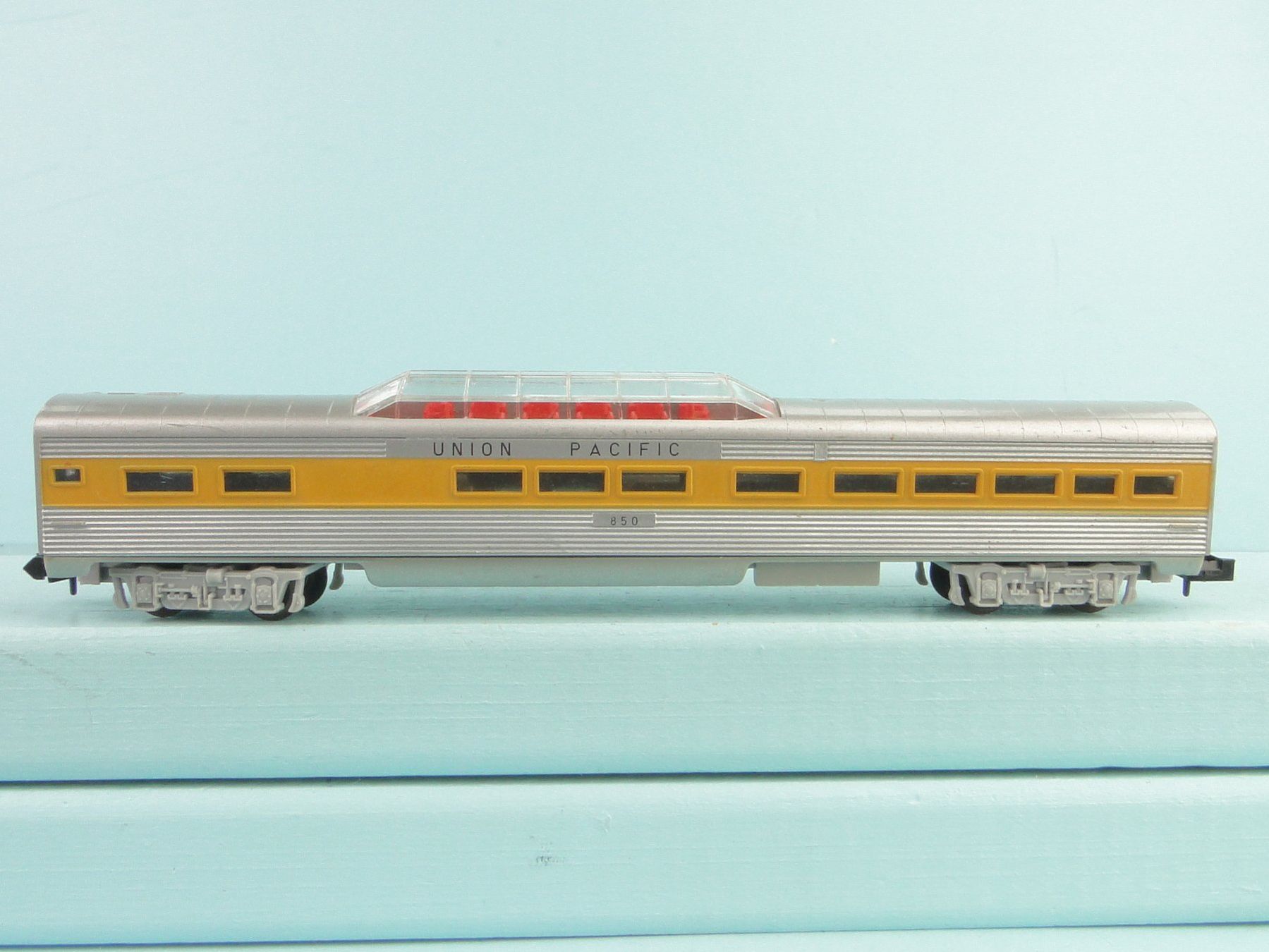 Trix Trains électriques: Minitrix Spur N US Union Pacific Aussichtswagen – D'occasion à Bülach par Albitrain 2