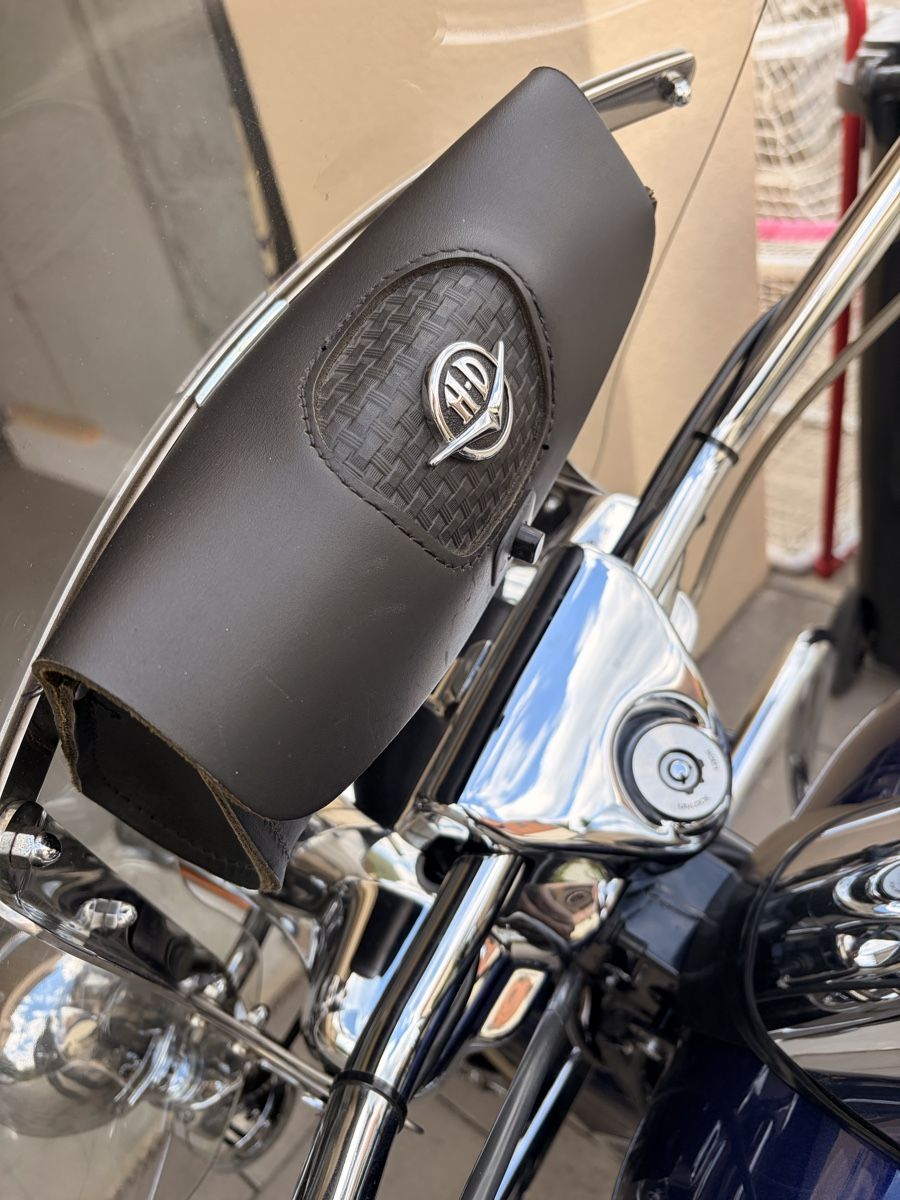Autres accessoires p. véhicule:  Windschild inkl. Ledertasche gebraucht – D'occasion à Flaach par san_76hb 1