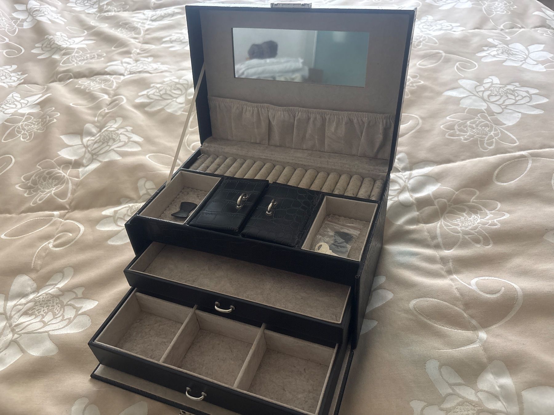 Portagioie: Schmuck Kasten – Usato da Aarwangen venduto da kah_79t5 1