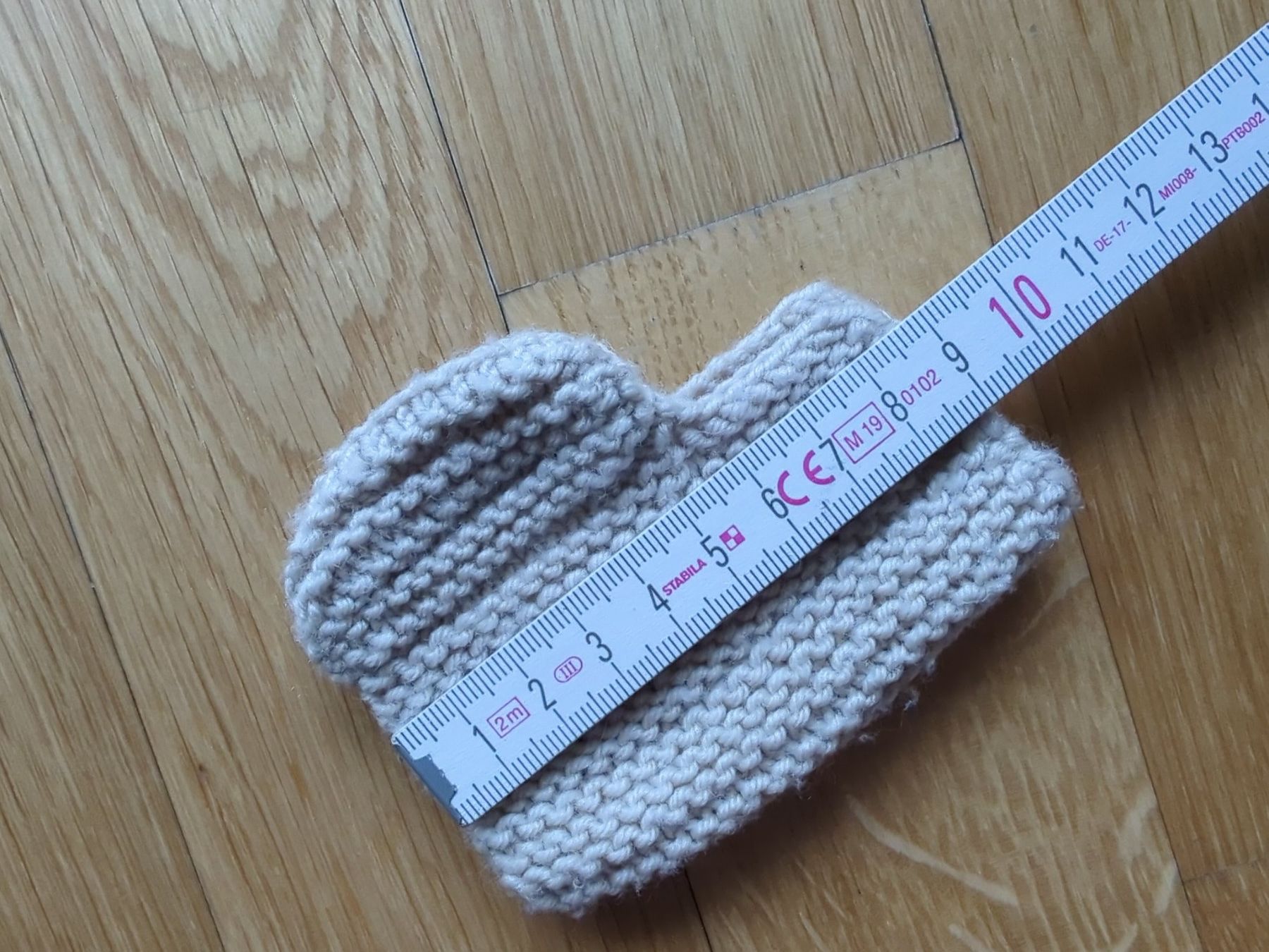 Calze per bambini: Handgestrickte Babyschuhe, Neugeborene – Nuovo (secondo la descrizione) da Zug venduto da sunshinestateofmind 3