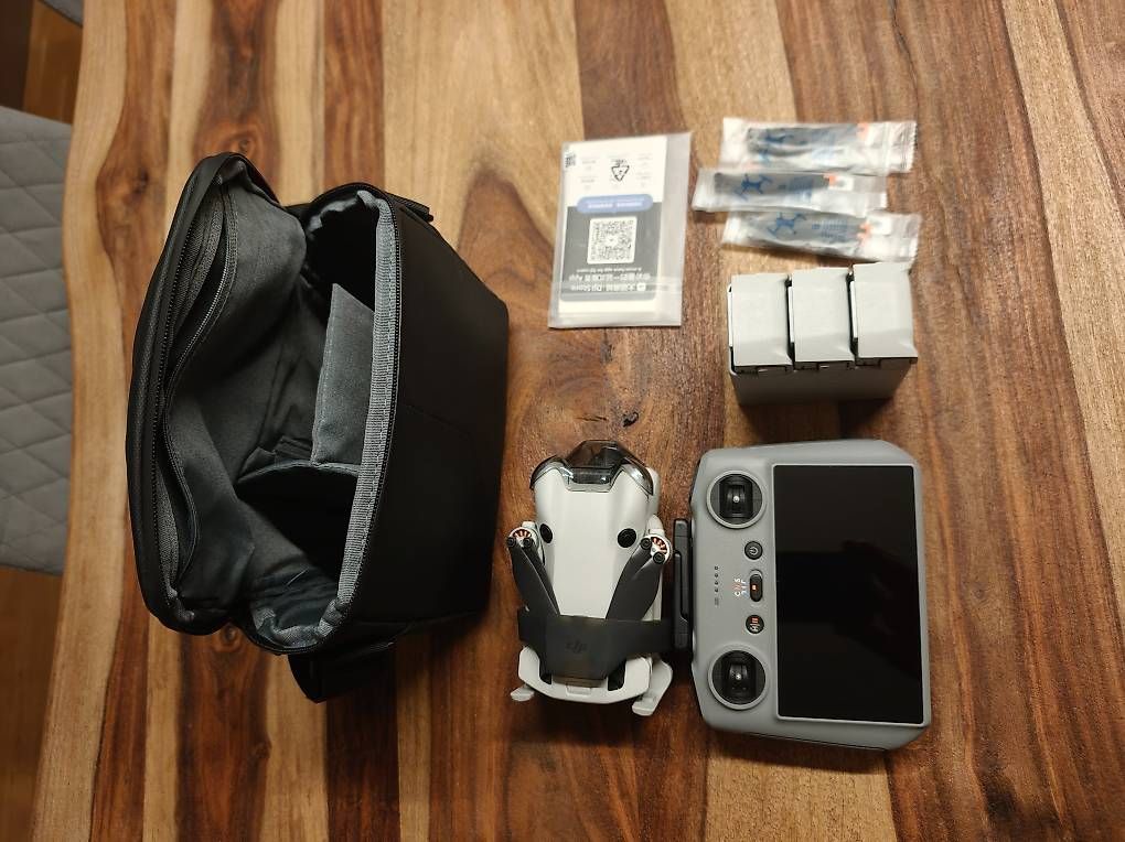 RC Kits de montage: DJI Mini Pro 4 Fly More Combo  – D'occasion à Horgen par zooraff 1