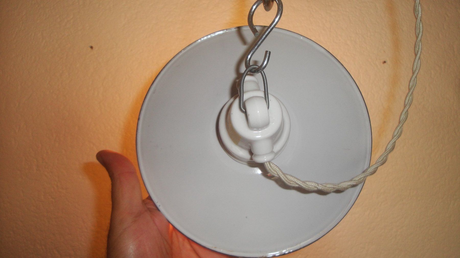 Lampadari & plafoniere: Kellerlampe mit Emaillierter Lampenschirm – Usato da Zürich venduto da Paykan 2