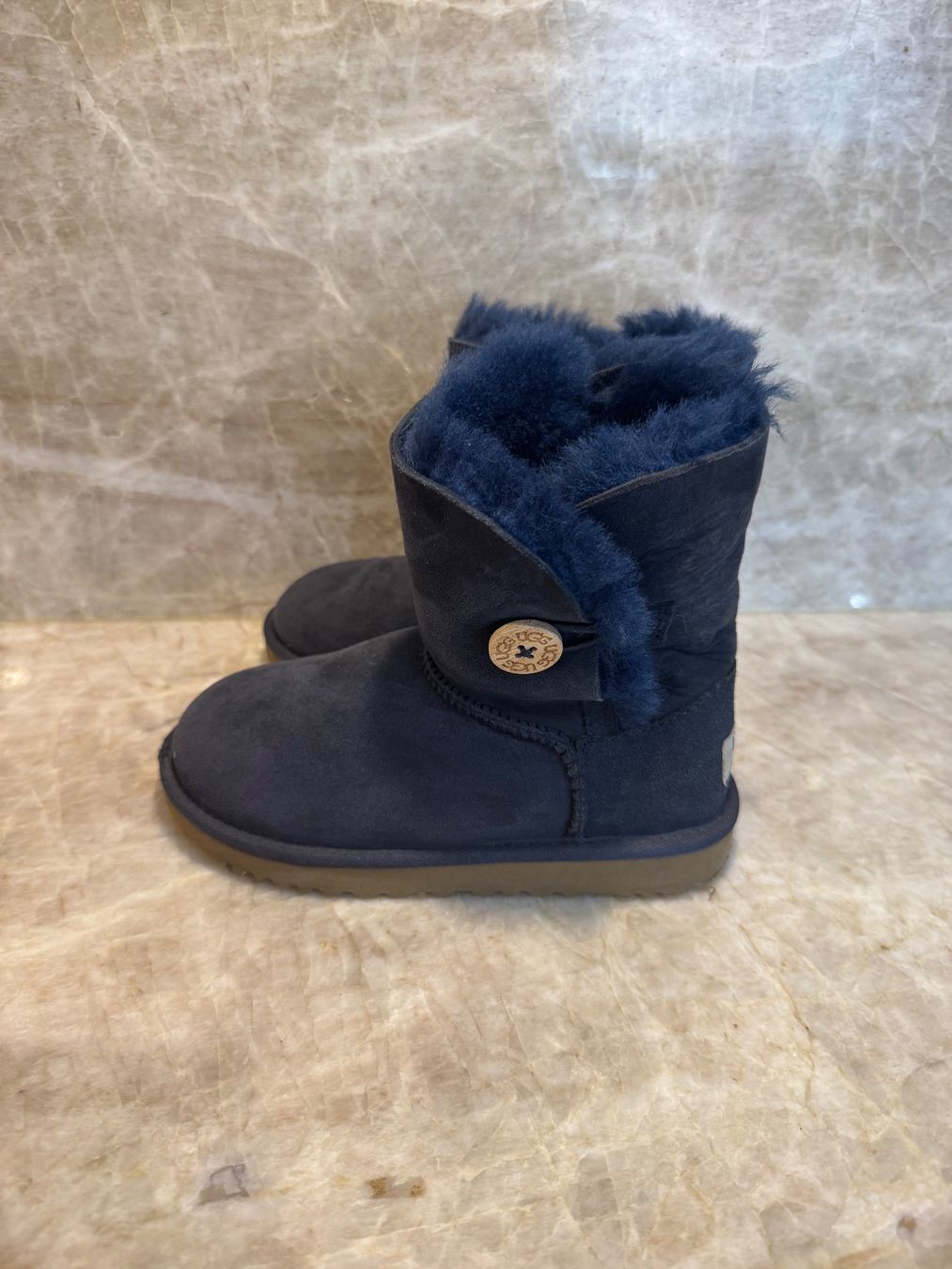 Scarpe per ragazze: UGG Bottes  T3O – Usato da Conches venduto da chn_hgl6 1