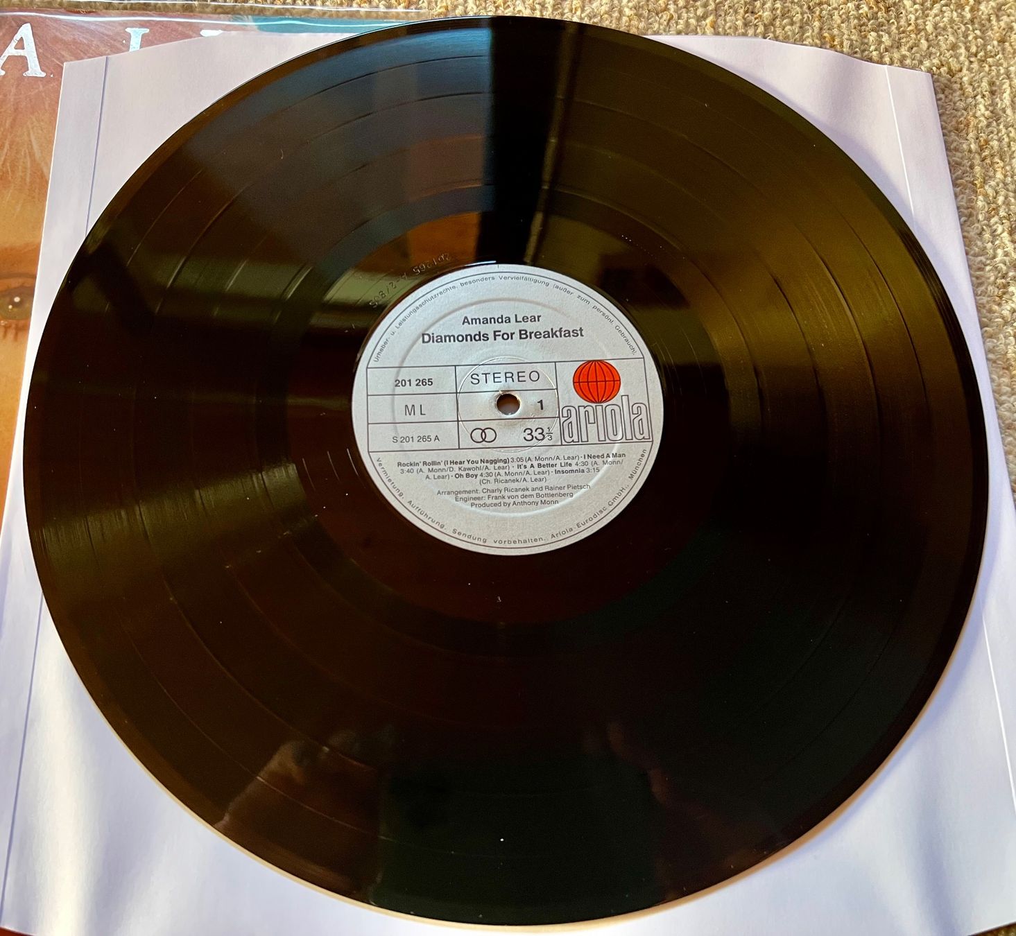 Dischi in vinile: Amanda Lear – Diamonds For Breakfast - LP GEWASCHEN – Usato da Unterseen venduto da vinylmore 1