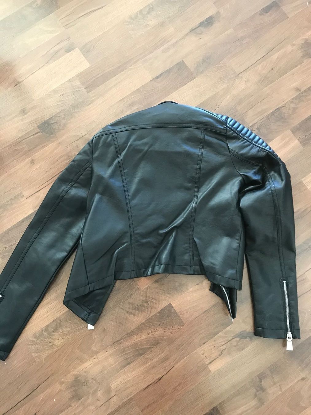 Giacche: Kunstleder Jacke – Usato da Triesenberg venduto da Anastasia26 2