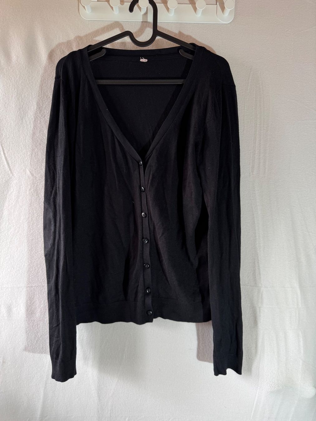 Giacche: Schwarze Strickjacke Cardigan ca. Gr. M – Usato da Grosswangen venduto da second_hand_dress