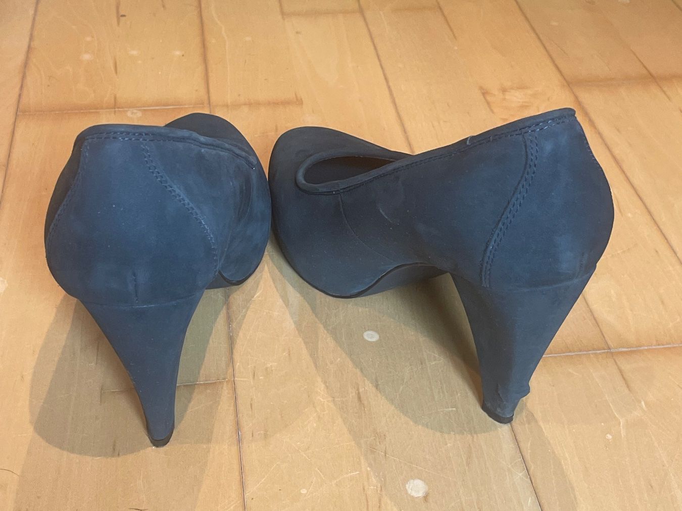 Tiger of Sweden Damenschuhe: Tiger of Sweden Pumps – Gebraucht aus Arbon von mannamanna 1