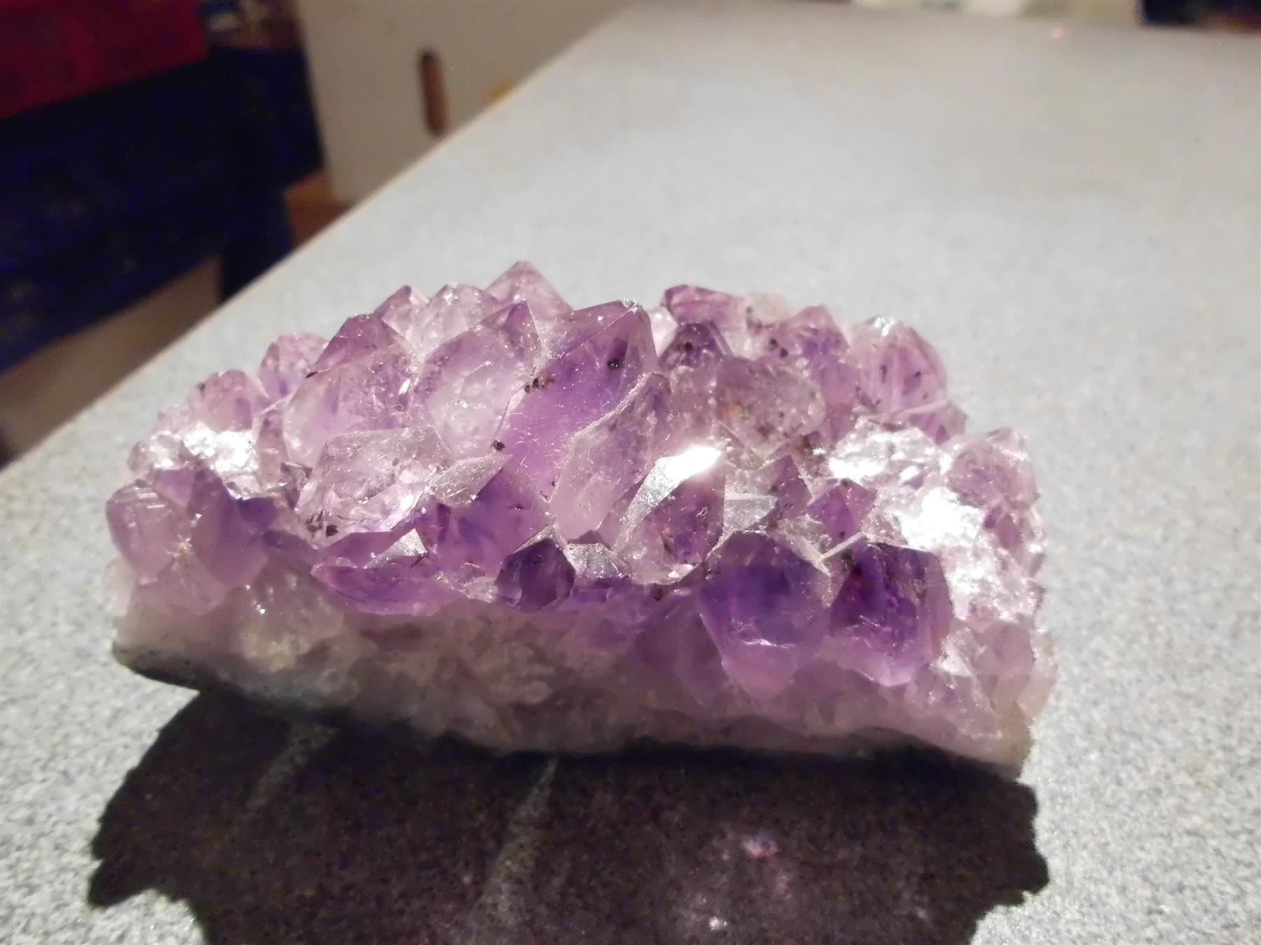 Mineralien & Heilsteine: Stein violett – Gebraucht aus Zürich von Motzkuh