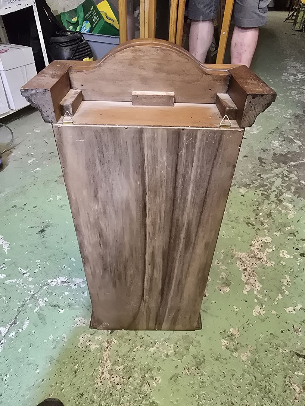 Vetrine: Vitrine Holz mit Glasfront und 3 Glasablageböden  – Usato da Rorschach venduto da TimelessTrading 2