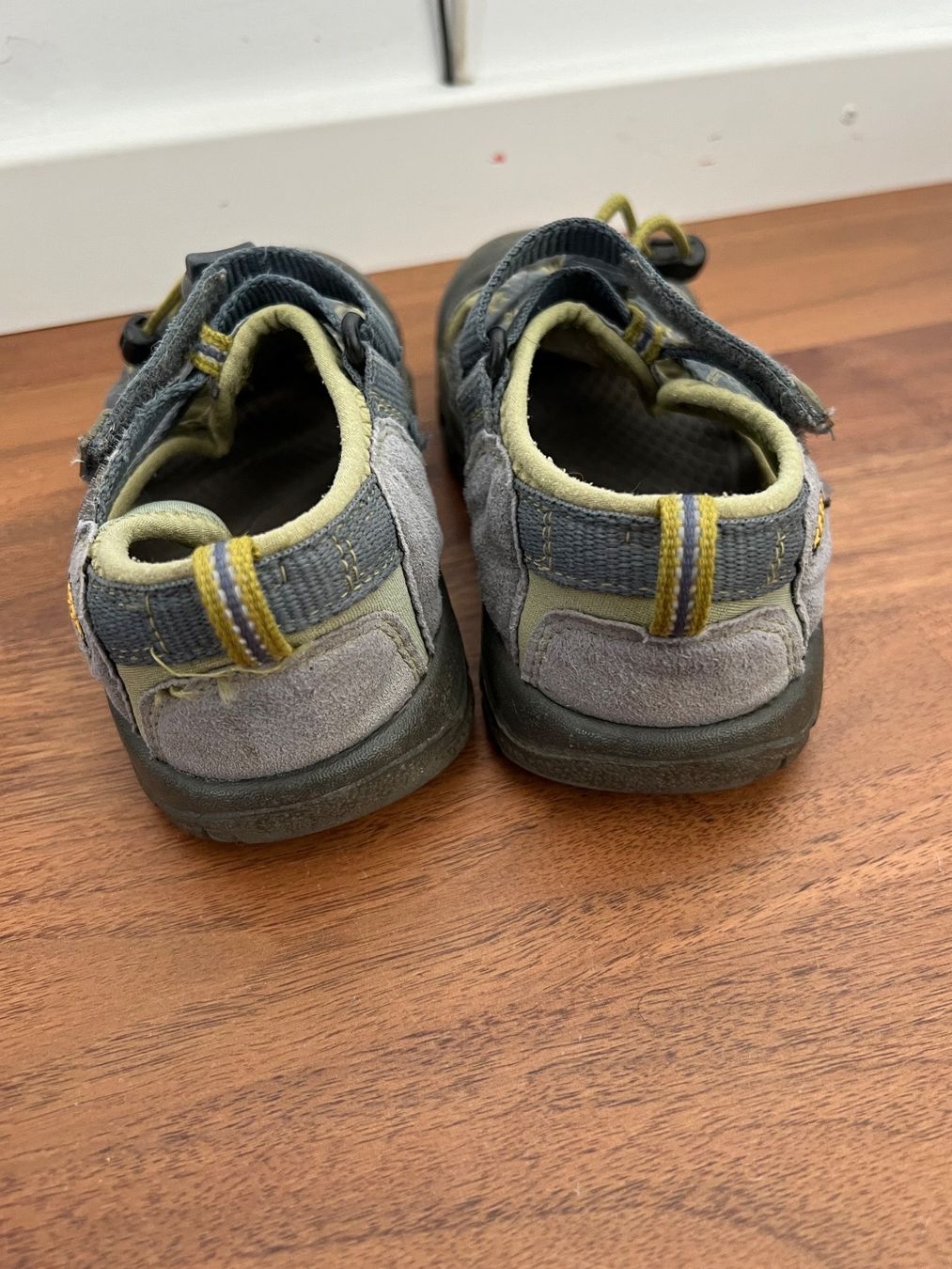 Keen Schuhe für Jungen: Keen Sandalen 30 Grau/Grün – Gebraucht aus Jona von Sariksa 2
