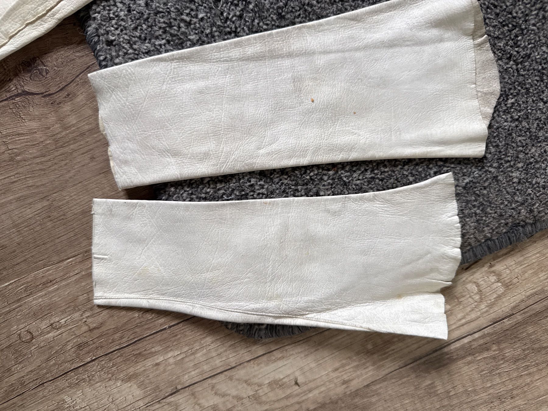 Handschuhe & Handstulpen: Handschuhe antik creme lang Finger Handschuh – Gebraucht aus Buchs SG von Billikatze5 2