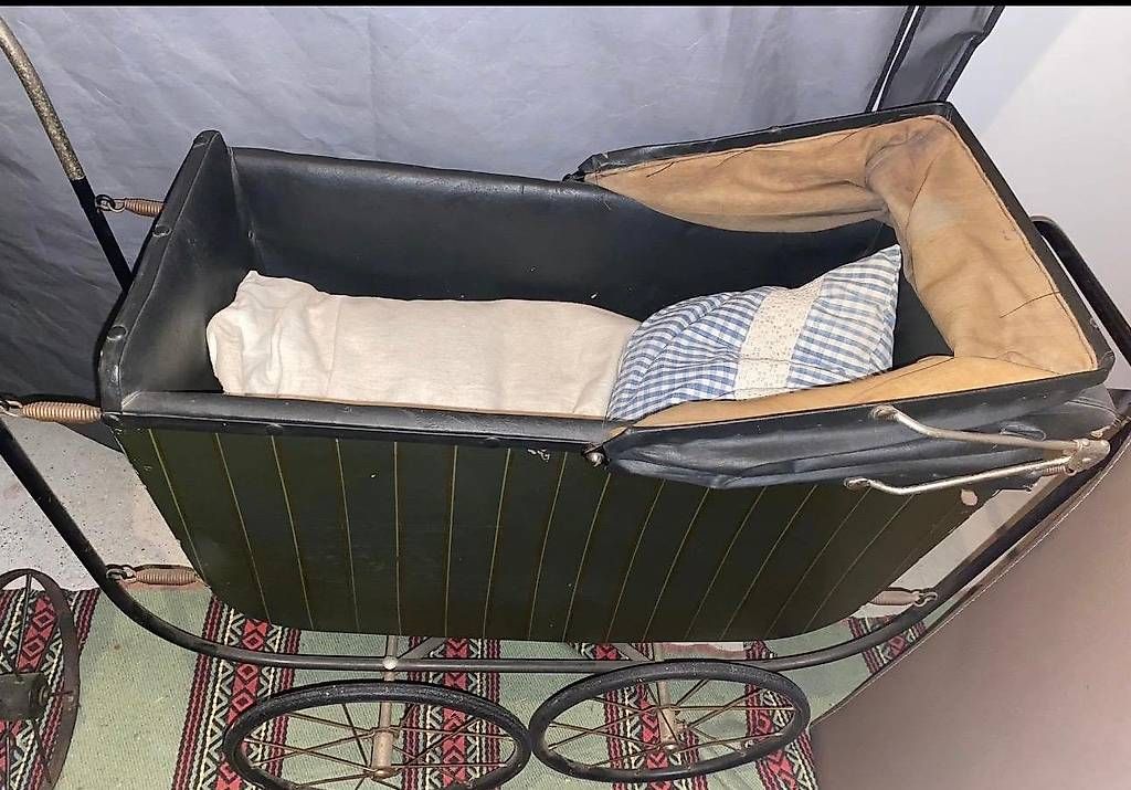 Carrozzine: Alte Kinderwagen  – Usato da Winterthur venduto da felicia15 1