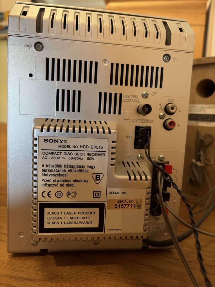 Sony Lettore multimediale & Streamer: SONY Mini-Stereo-Anlage mit Kassette und CD – Usato da Igis venduto da swyssair01 2