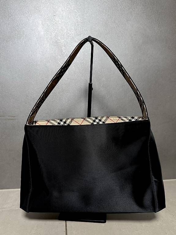 Borse da donna: Burberry Tasche – Usato da Dällikon venduto da Anna.s.45 2