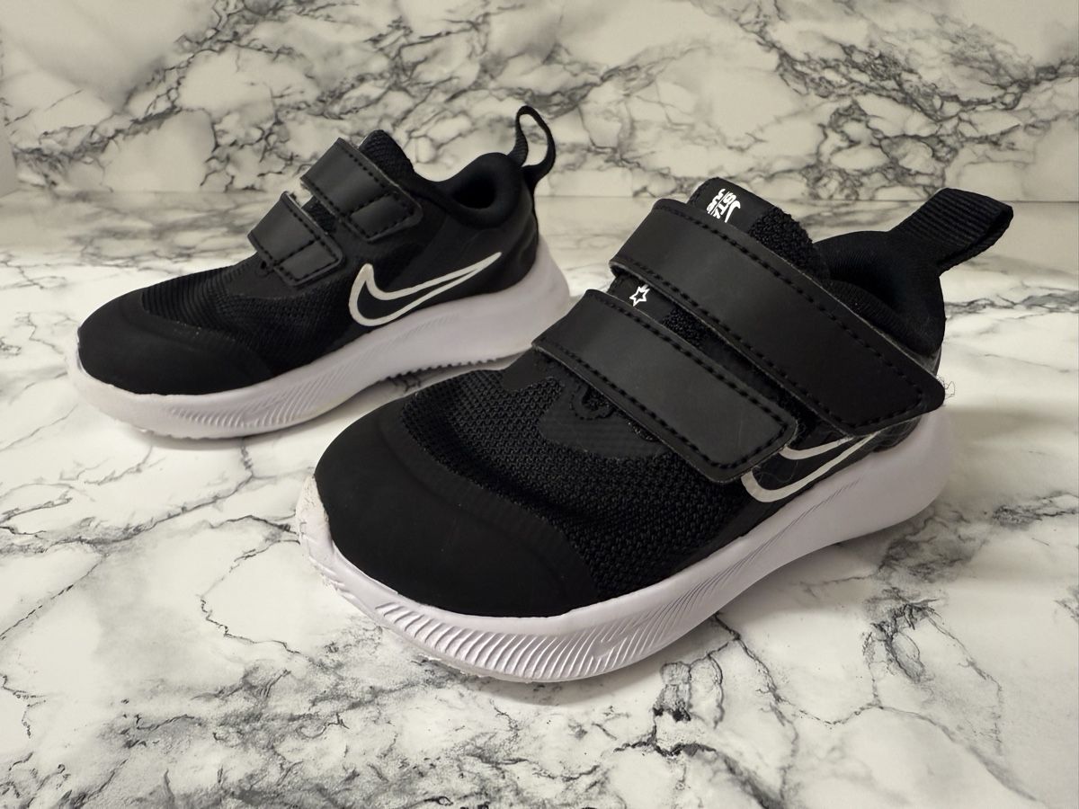 Nike Scarpe per ragazzi: Basket Nike taille 21 🐼 – Usato da Miécourt venduto da Dinedine9494 1