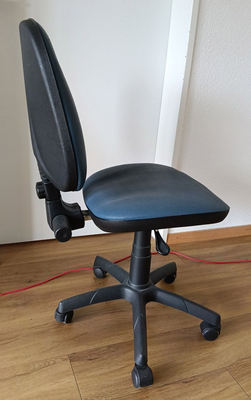 Stühle: Bürostuhl – Gebraucht aus Kleindietwil von kon_9nml 1