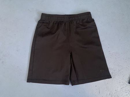 kurze Sporthose, schwarz, Gr. 152