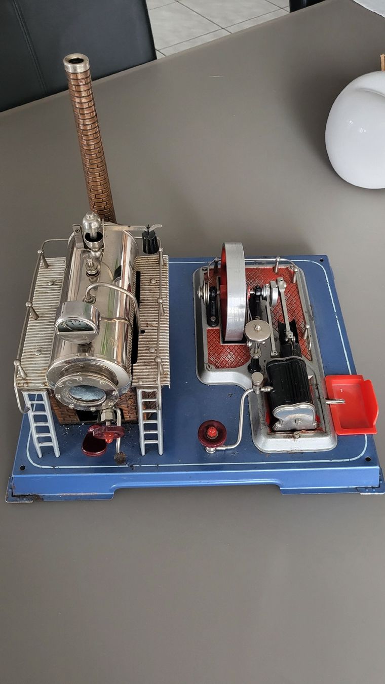 Wilesco Modellbausätze & Standmodelle: Machine à vapeur Wilesco – Gebraucht aus Corgémont von