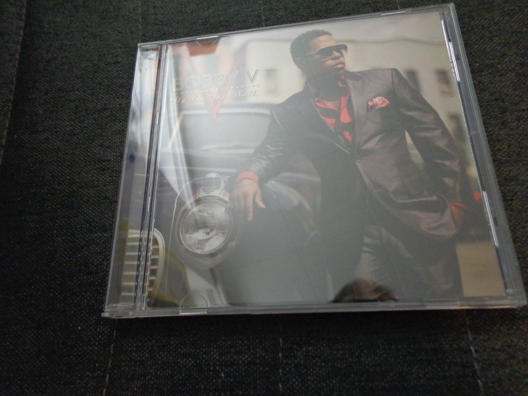 CD: Bobby V - Fly on the Wall CD – Usato da Olten venduto da Disc-Ausverkauf