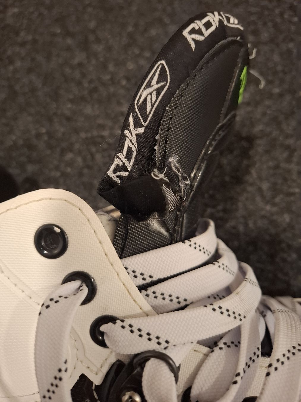 Reebok Schlittschuhe: Reebok Icehockey-Schlittschuhe – Gebraucht aus Klosters von BSch22 1