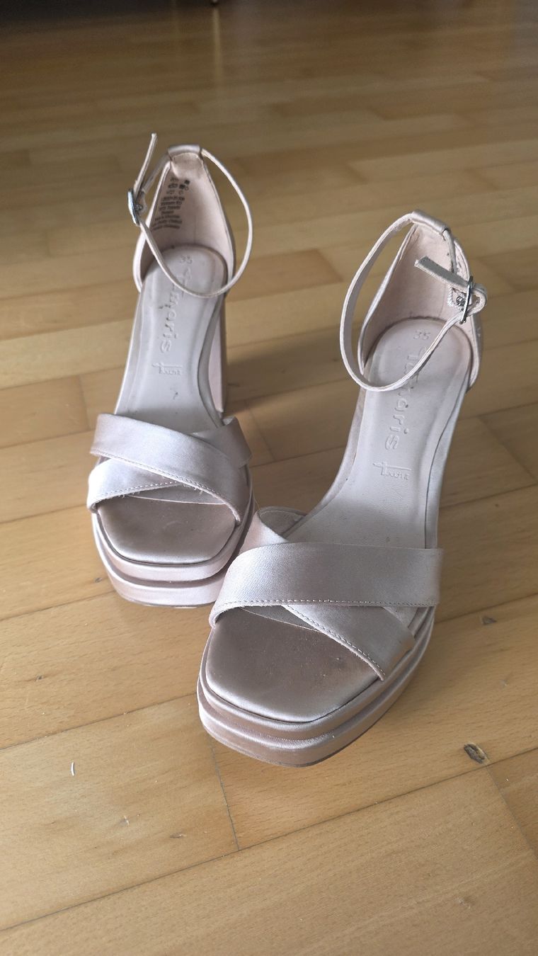 Tamaris Scarpe da donna: Sandalen Tamaris wie neu – Usato da Hunzenschwil venduto da Ananas132