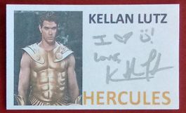 Kellan Lutz Autogramm signiert Karte mit Bild 8x13cm